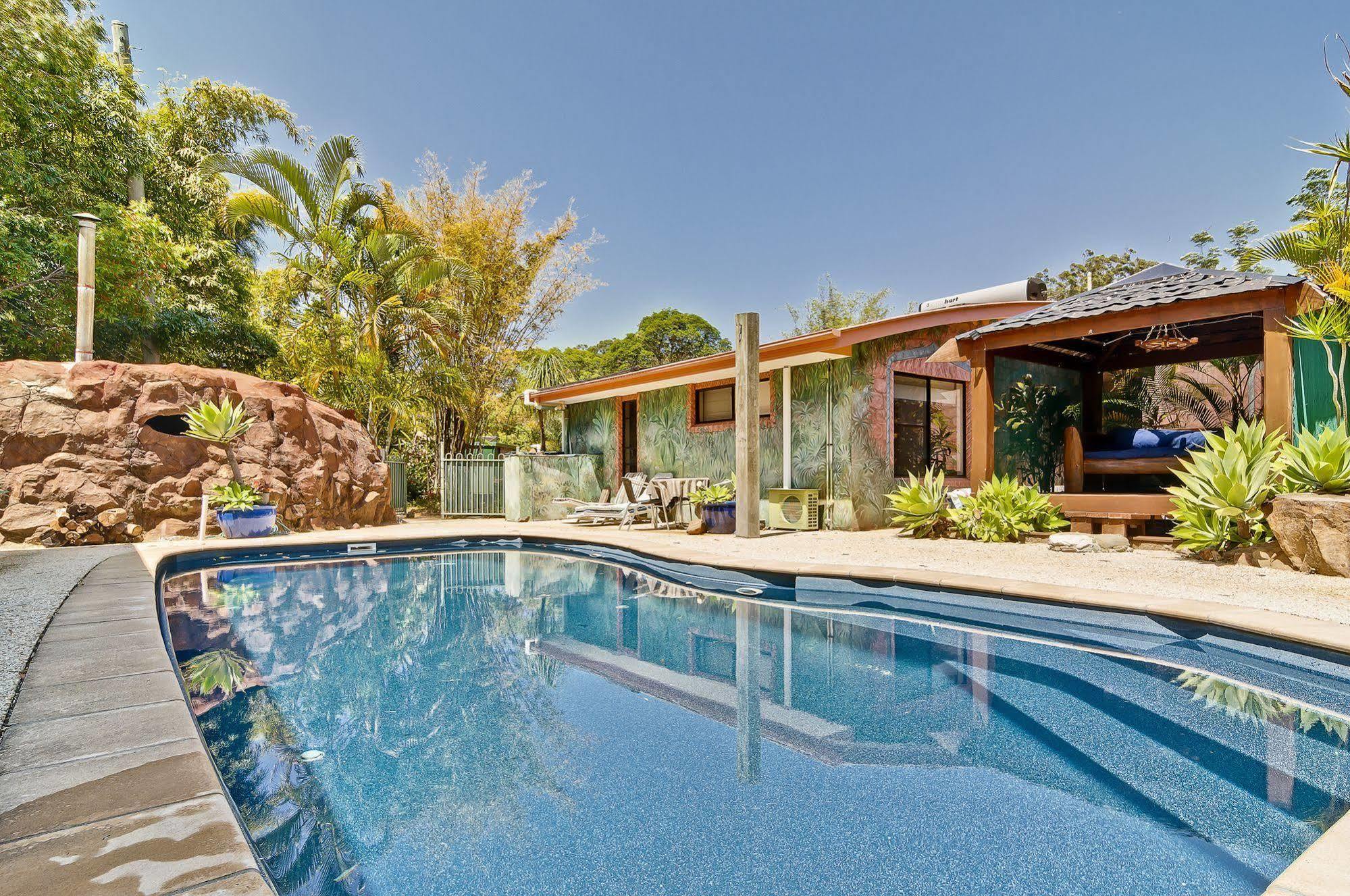 Noosa Edge Nudist Retreat Bed & Breakfast Doonan Exterior photo